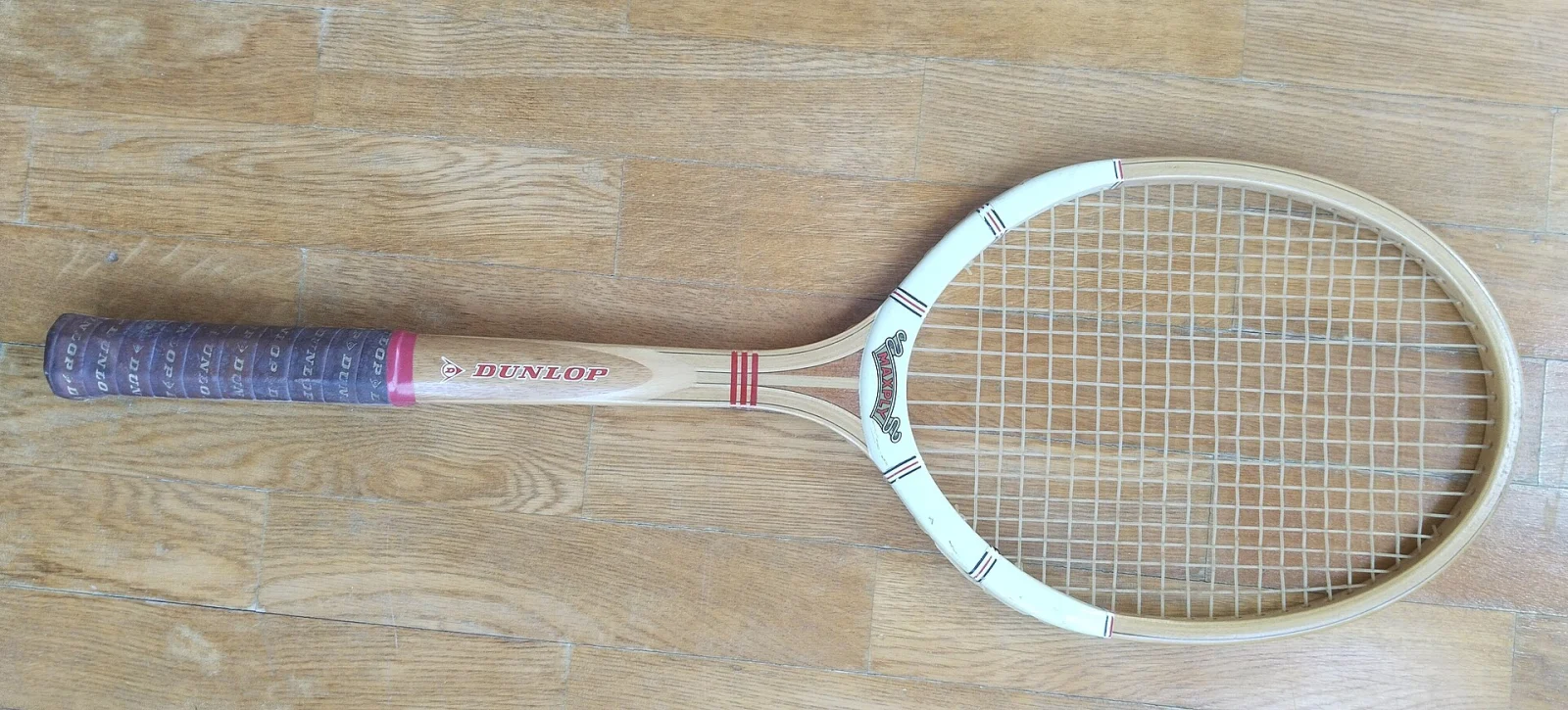 Äldre tennisracket från slutet av 1960-talet eller början av 1970-talet